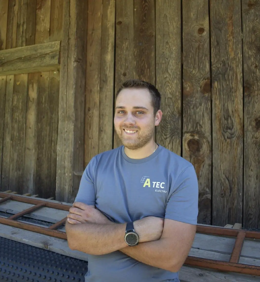 Aaron von A-Tec Electro vor Ort in Südtirol